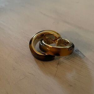 Noro Tortoiseshell-Pattern Gold-Edged Hoop Earrings